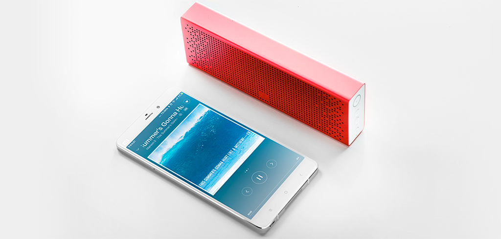 Xiaomi Mi Bluetooth Speaker способна работать до 8 часов без подзарядки в режиме воспроизведения