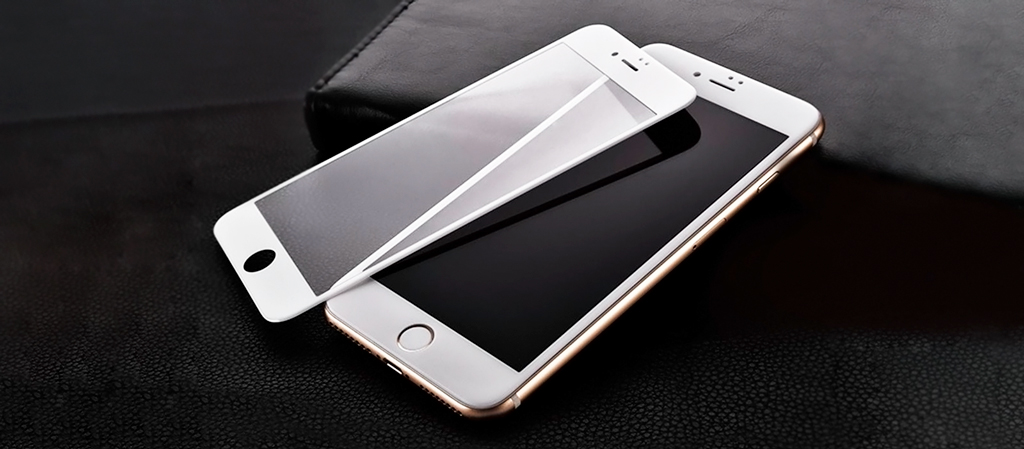 Защитное стекло Iphone 8 Plus 5D 0.33 mm полностью закрывает верхнюю поверхность смартфона