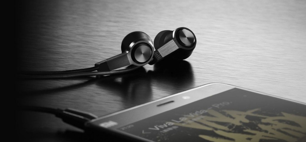Наушники Xiaomi Mi In-Ear Headphones Basic - качественные материалы