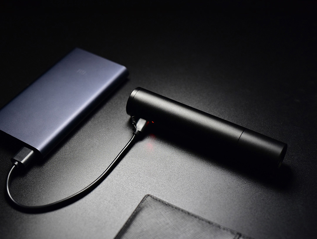 Фонарик Xiaomi Beebest Zoom Flashlight, черный – компактный фонарик в металлическом корпусе. 