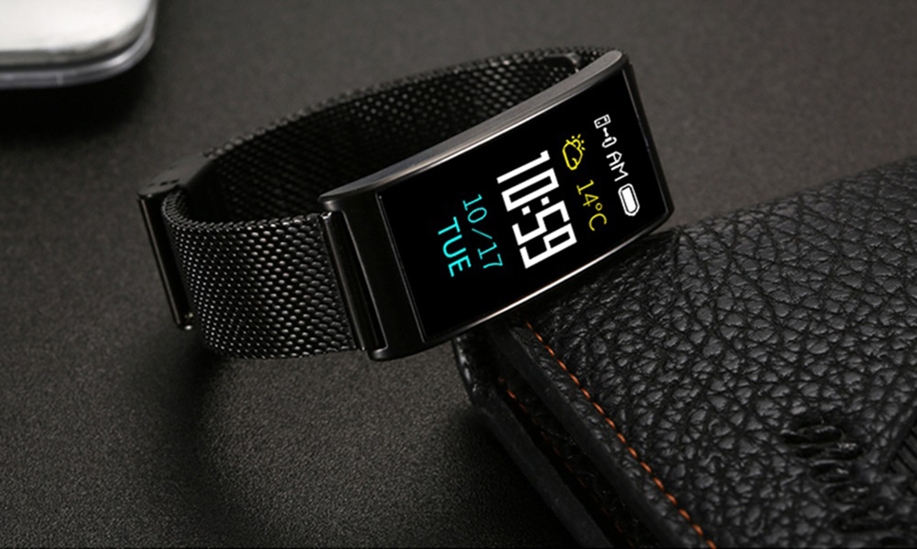 Часы X3 – эргономичные смарт-часы черного цвета с функциями фитнес-трекера