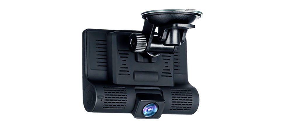Автомобильный видеорегистратор КАРКАМ D3 оснащен тремя камерами, которые ведут видеофиксацию спереди, позади и в салоне от автомобиля