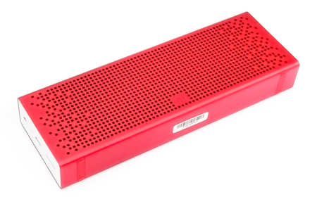 Компактная и мощная портативная колонка Xiaomi Mi Bluetooth Speaker Red
